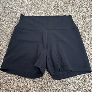Aritzia TNABUTTER Cheeky Hi-Rise 5” Short